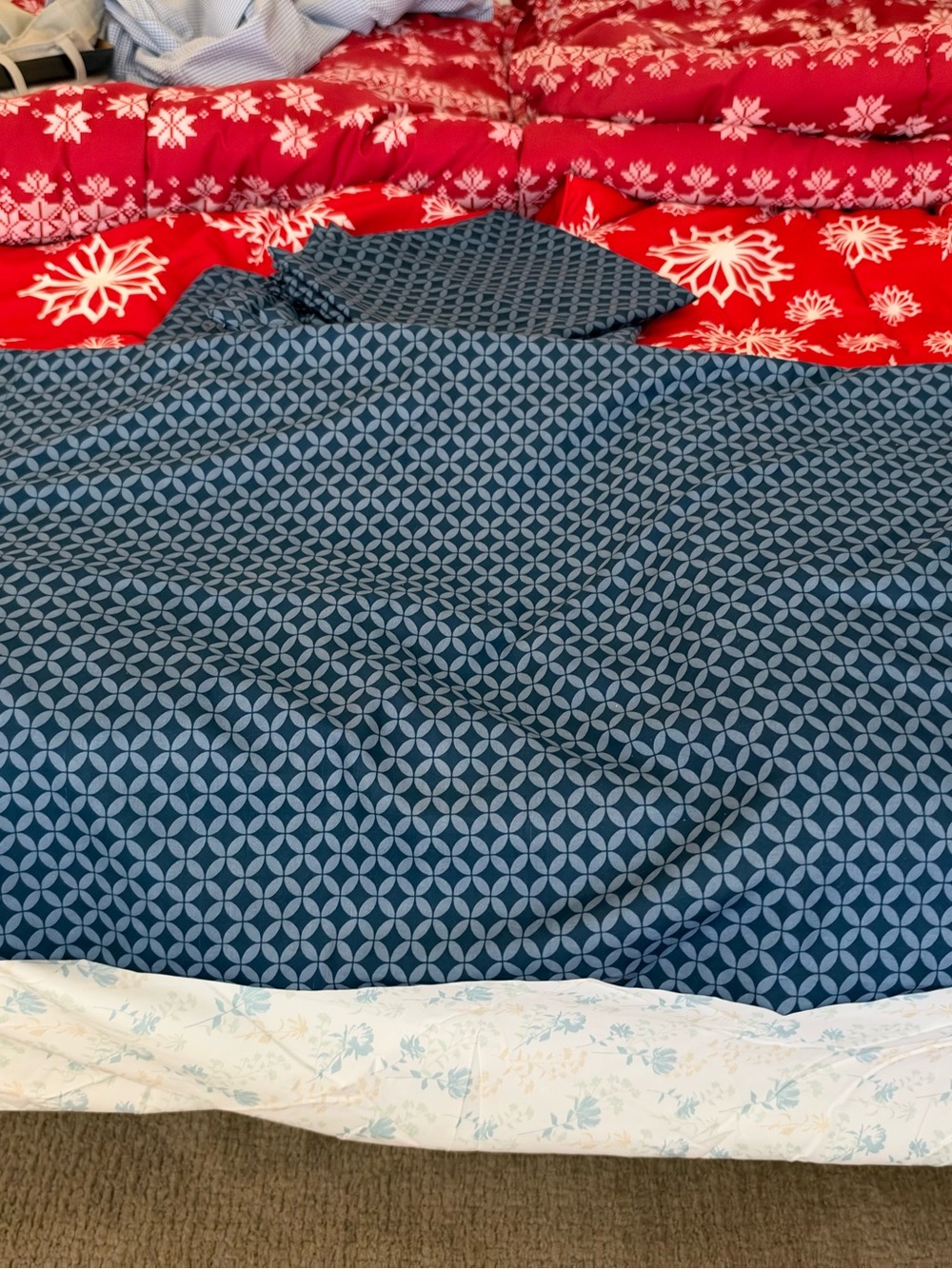 Six Standard pillow cases , 100% Polyester